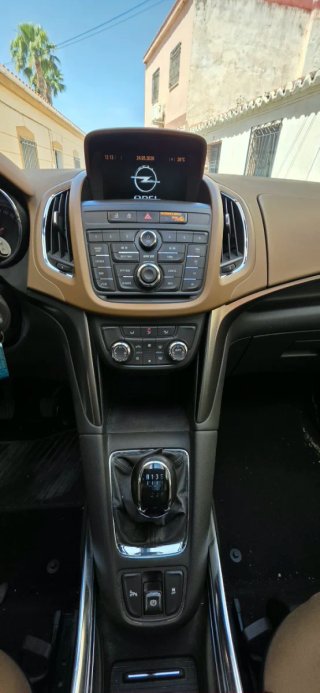 Opel Zafira Tourer 2013