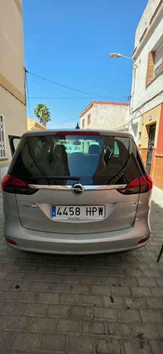 Opel Zafira Tourer 2013