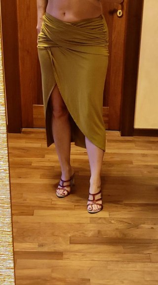 Gonna lunga con spacco colore ocra