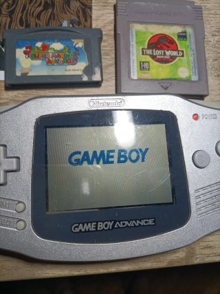 Consola Game Boy Advance Plata + 2 Juegos