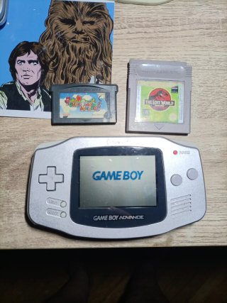 Consola Game Boy Advance Plata + 2 Juegos