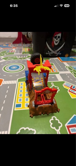 Monster trucks . Pista