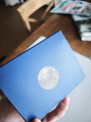Omega MoonSwatch Mission to Earthphase Oro/ Azul