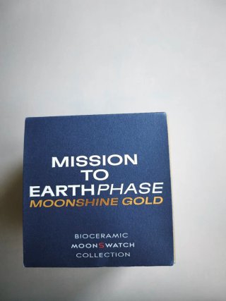 Omega MoonSwatch Mission to Earthphase Oro/ Azul