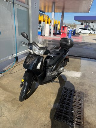 Moto Scooter Negra Automática