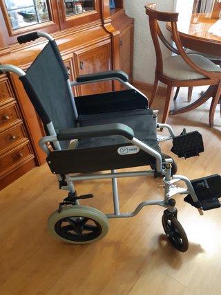 Silla de ruedas , nueva