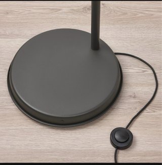 Lámpara de pie Ikea HEKTAR Negra