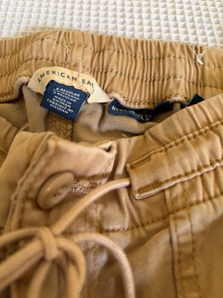 Pantalón Caqui American Eagle Talla 6