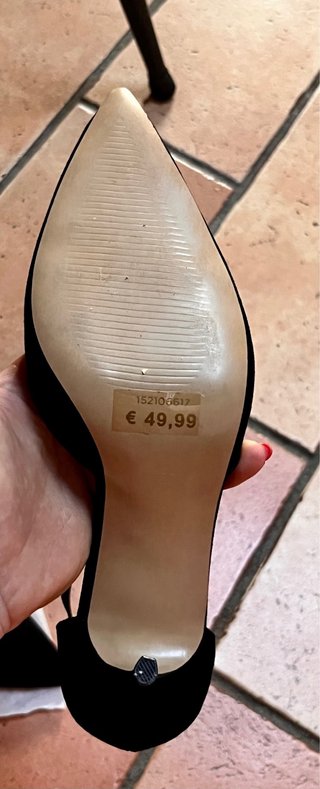 Décolleté nere con cinturino