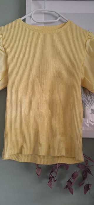 Camiseta Zara niña manga abullonada amarilla