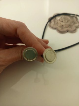 Conjunto colgante pulsera cuero plateado