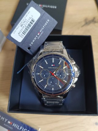 Reloj Tommy Hilfiger Azul y Plateado Nuevo
