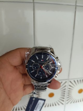 Reloj Tommy Hilfiger Azul y Plateado Nuevo