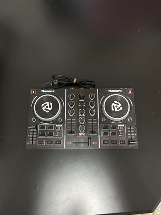 Mesa de mezclas DJ Numark Party Mix