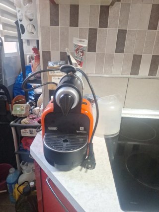 Cafetera Nespresso DeLonghi Naranja
