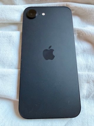iPhone 16e Apple