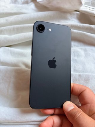 iPhone 16e Apple