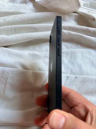 iPhone 16e Apple