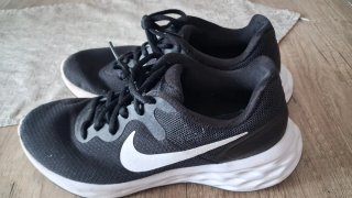 Zapatillas Nike Negras y Blancas