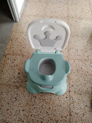 Orinal infantil con asiento y tapa