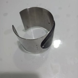 Bracciale rigido pelle e argento