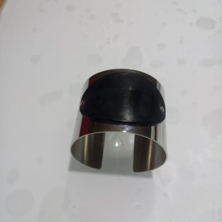 Bracciale rigido pelle e argento