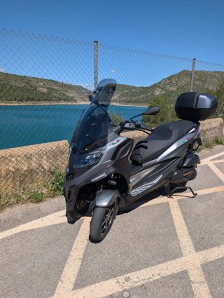 Piaggio MP3 530 - Maxi Scooter