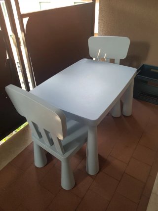 Tavolo e sedie per bambini