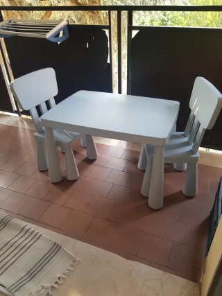 Tavolo e sedie per bambini
