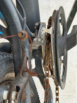 2 Bicicletas por no uso,  Necessitan una revisión.