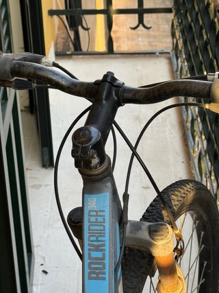 2 Bicicletas por no uso,  Necessitan una revisión.