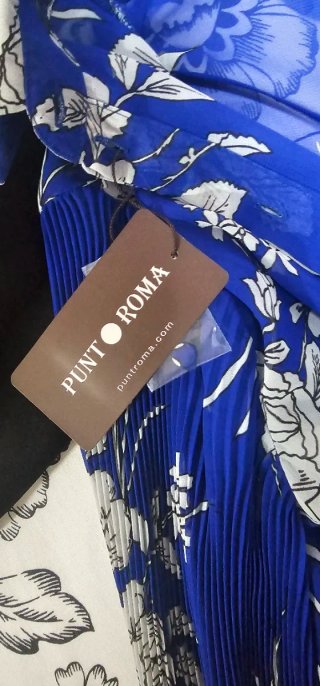Blusa Punt Roma azul con estampado floral