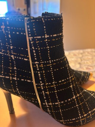 Botines Menbur Negros y Dorados Talla 38