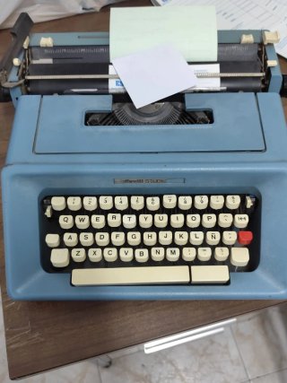 Máquina de escribir Olivetti Studio 45