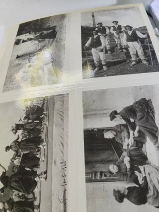 2 libros con postales antiguas de Donostia y Euska