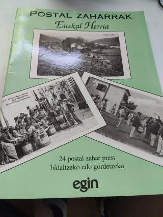 2 libros con postales antiguas de Donostia y Euska