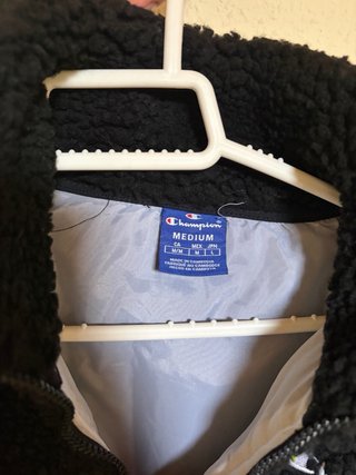 Forro Canguro Champion Negro y Verde Talla M