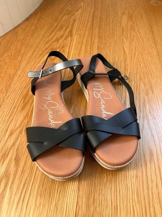 Sandalias negras y plateadas piel 40