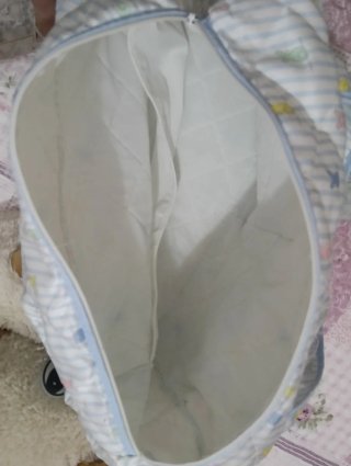 Bolso cambiador bebé acolchado con conejitos.