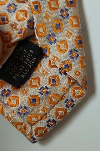 Elegante cravatta in seta