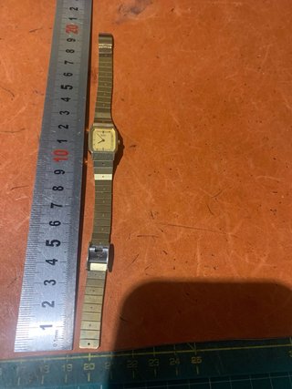 Reloj SEIKO Quartz Mujer 17mm dorado