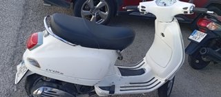 Vespa Piaggio Blanca Scooter Automática