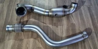 DOWNPIPE MERCEDES  A45 AMG CON CATALIZADOR DE 200