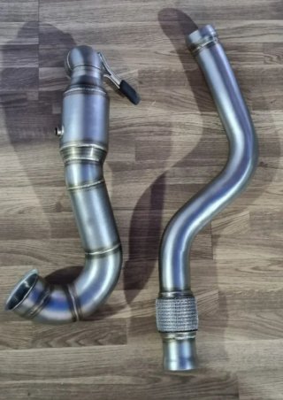 DOWNPIPE MERCEDES  A45 AMG CON CATALIZADOR DE 200