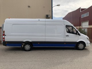 ALQUILER FURGONETA 15M3 CON TRAMPILLA ELEVADORA