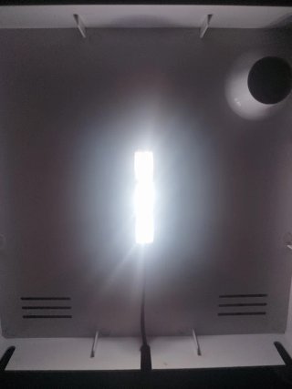 Nano acuario blanco con tapa y LED