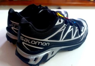 Botas Salomon Gore-Tex Negras y Plateadas