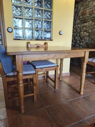 Mesa comedor madera maciza provenzal y sillas