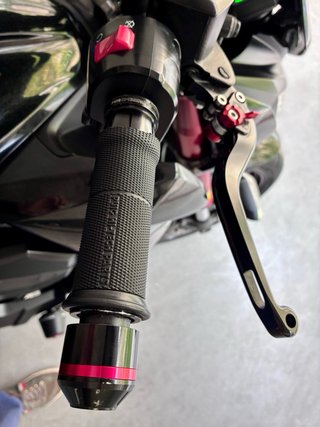 Kawasaki Z800 Sugomi Edición Negra/Burdeos