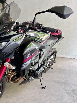 Kawasaki Z800 Sugomi Edición Negra/Burdeos